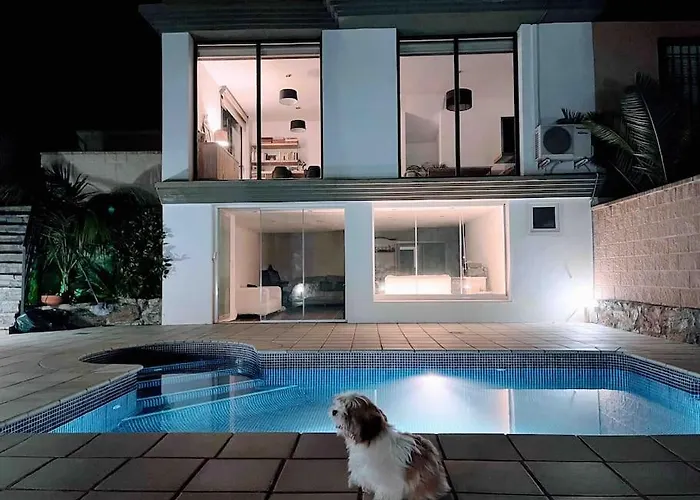 Preciosa Casa Con Piscina