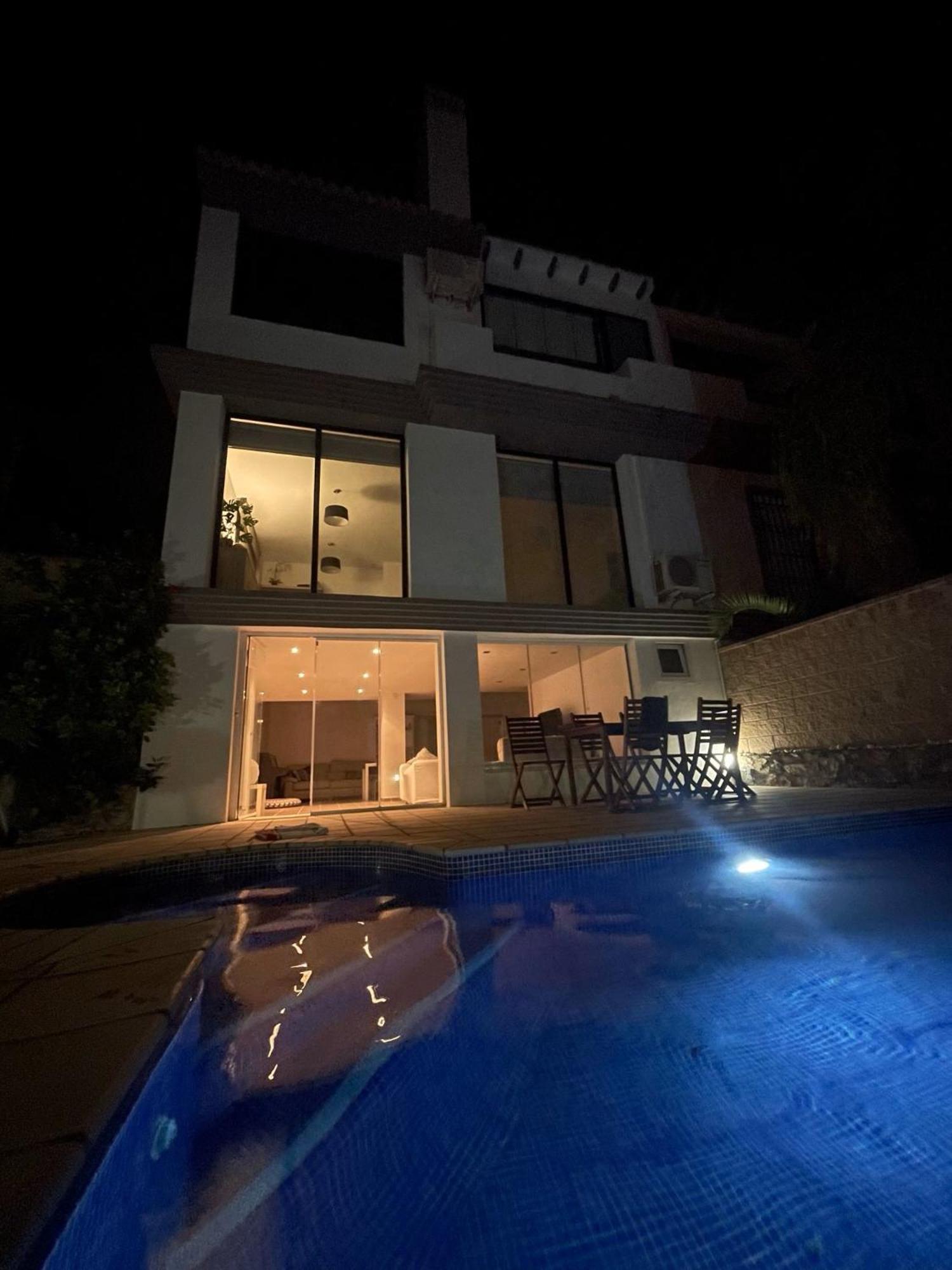 Preciosa Casa Con Piscina Ferienhaus
